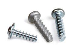 Self tapping screws for plastic